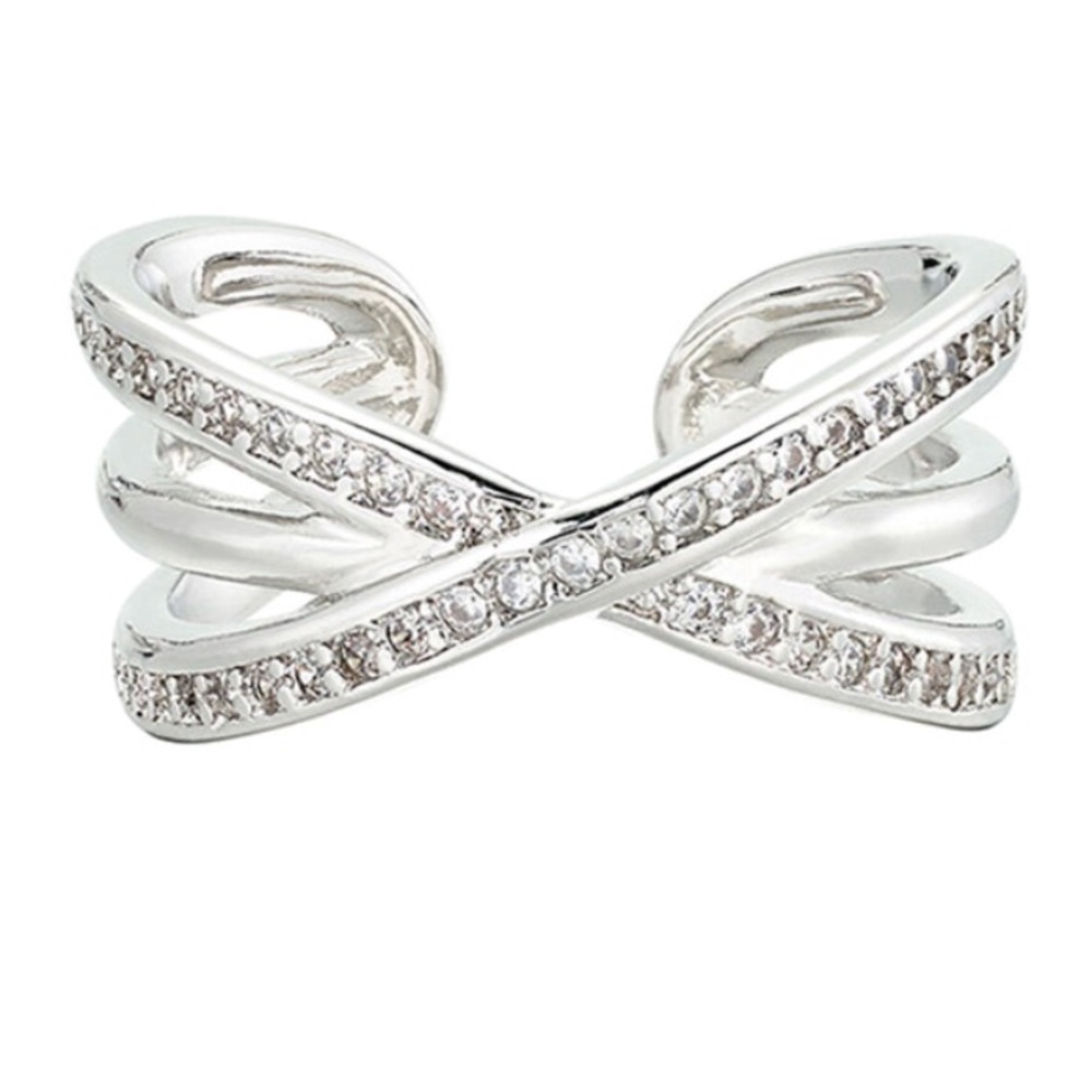 Crisscross pattern CZ ring